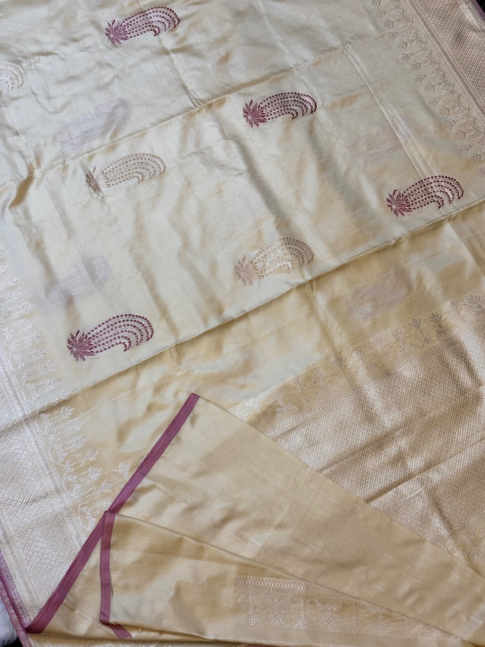 Butter Yellow Pure Banarasi Ektara Mulberry Silk Handwoven