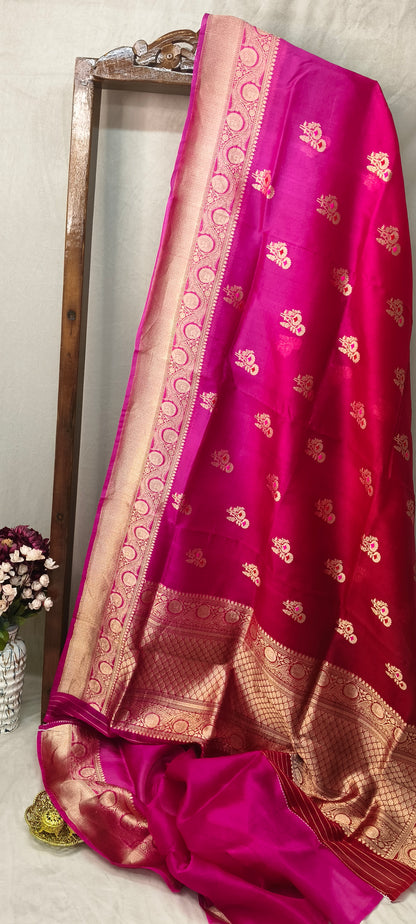 Magenta & Red Contrast Pure Row Mango Booti Border Silver Gold Zari Aanchal Booti Saree