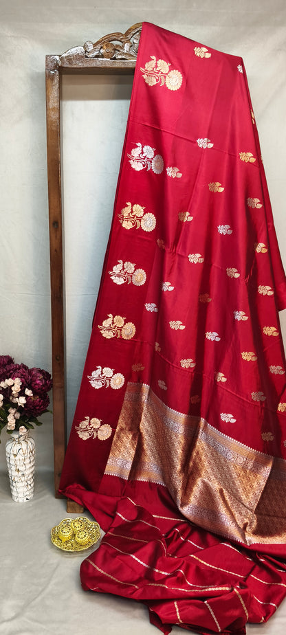 Red Pure Row Mango Boota Border Silver Gold Zari Aanchal Booti Saree