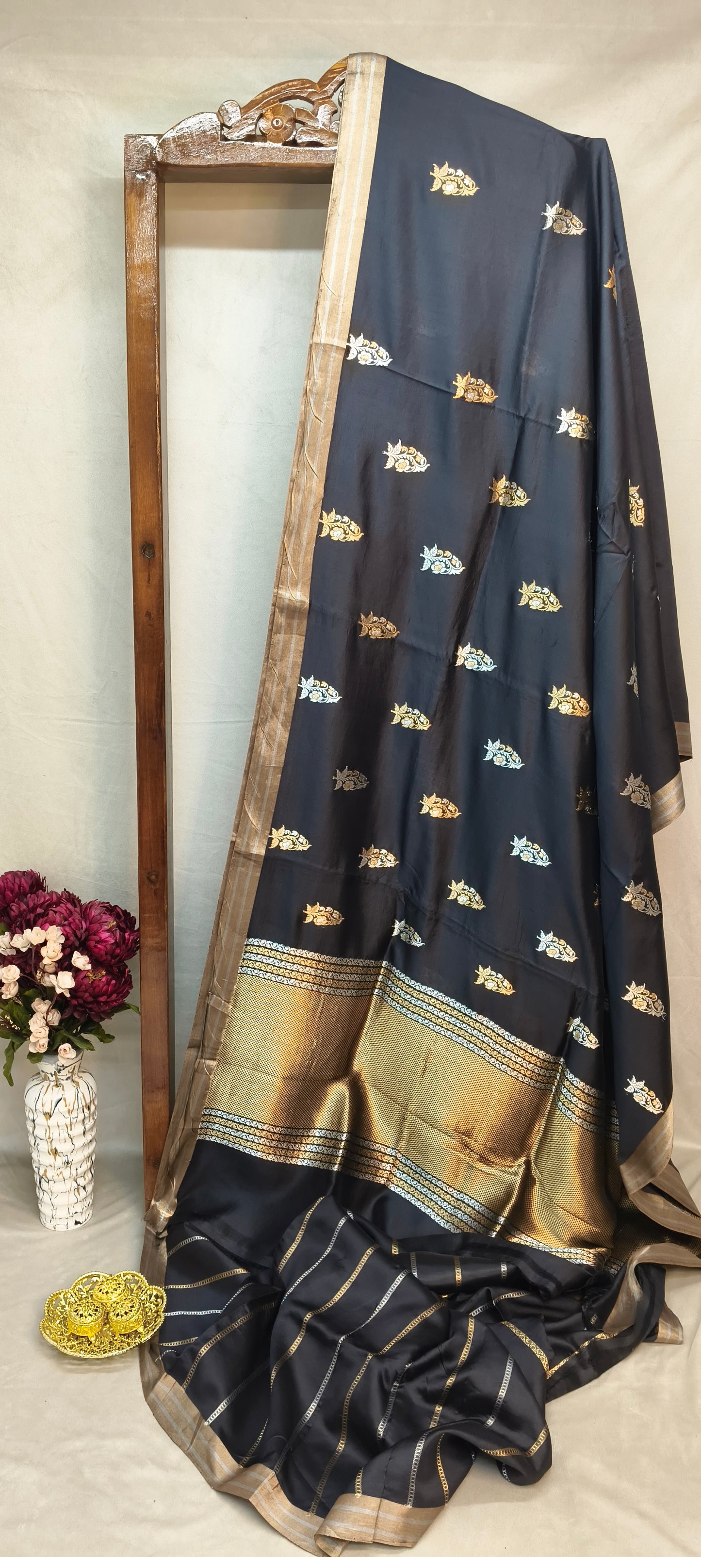 Black Pure Row Mango Booti Border Silver Gold Zari Aanchal Booti Saree