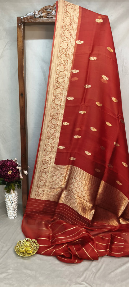 Red Pure Row Mango Banarasi Border Zari Aanchal Booti Saree