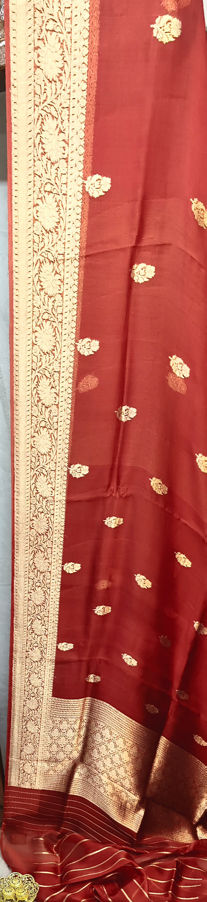 Red Pure Row Mango Banarasi Border Zari Aanchal Booti Saree