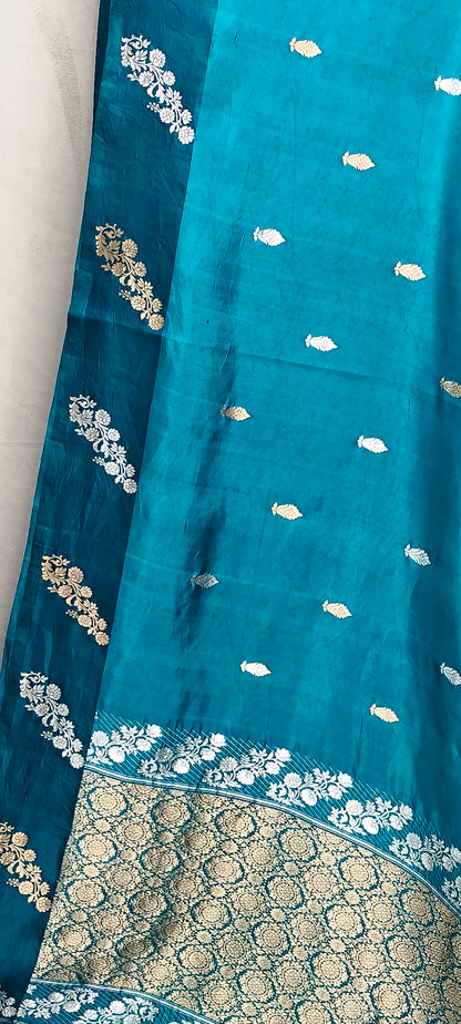 Contrast Pure Row Mango Booti Border Silver Gold Zari Aanchal Booti Saree