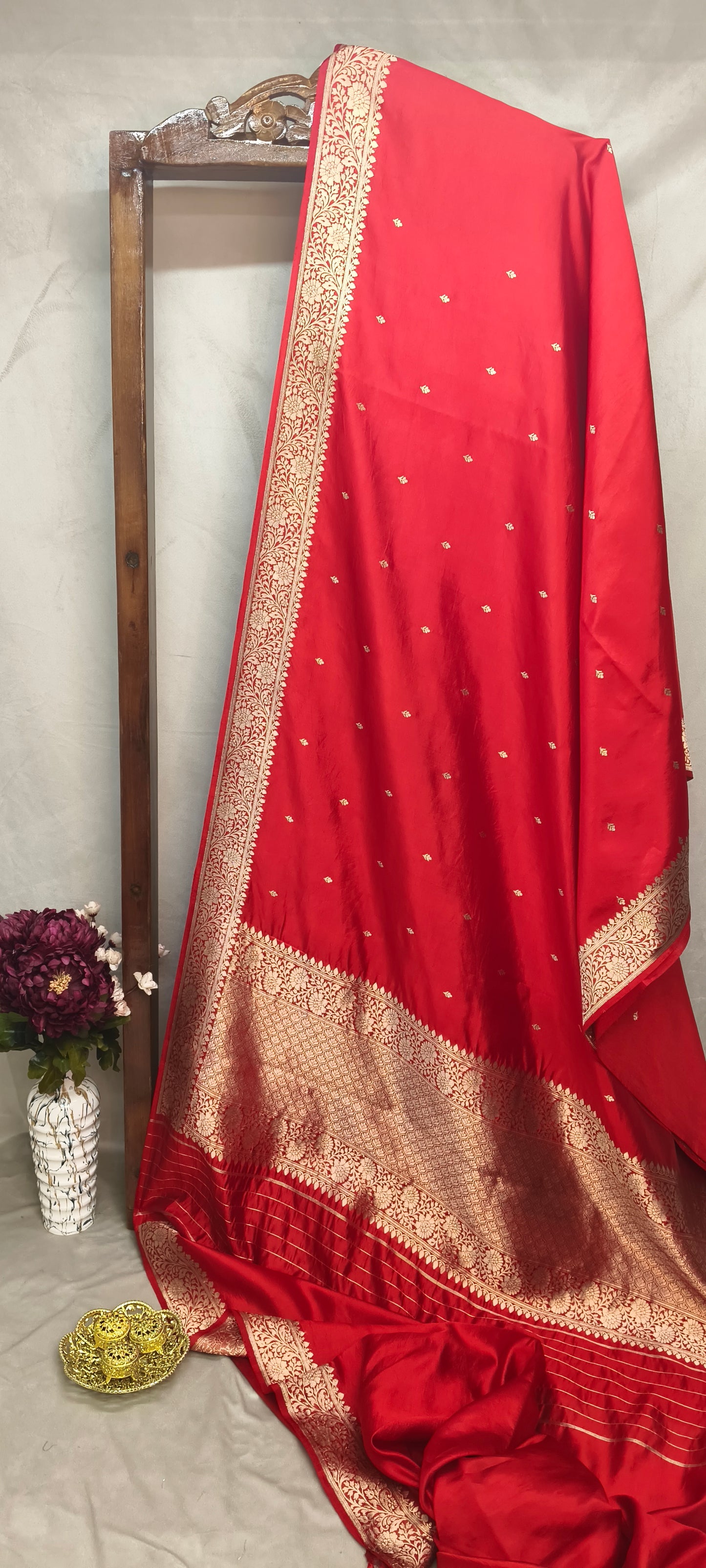 Red Pure Row Mango Banarasi Border Zari Aanchal Booti Saree