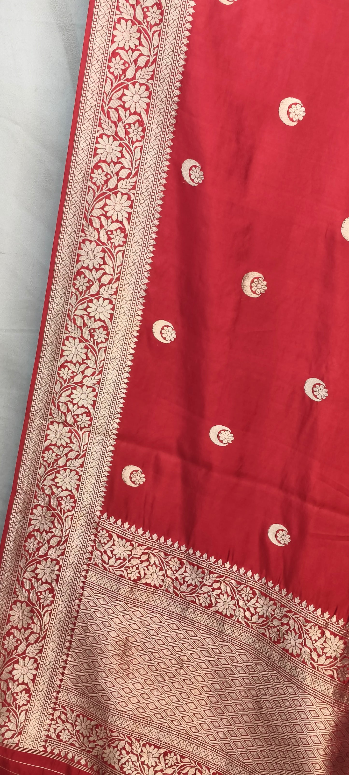 Red Pure Row Mango Banarasi Border Zari Aanchal Booti Saree