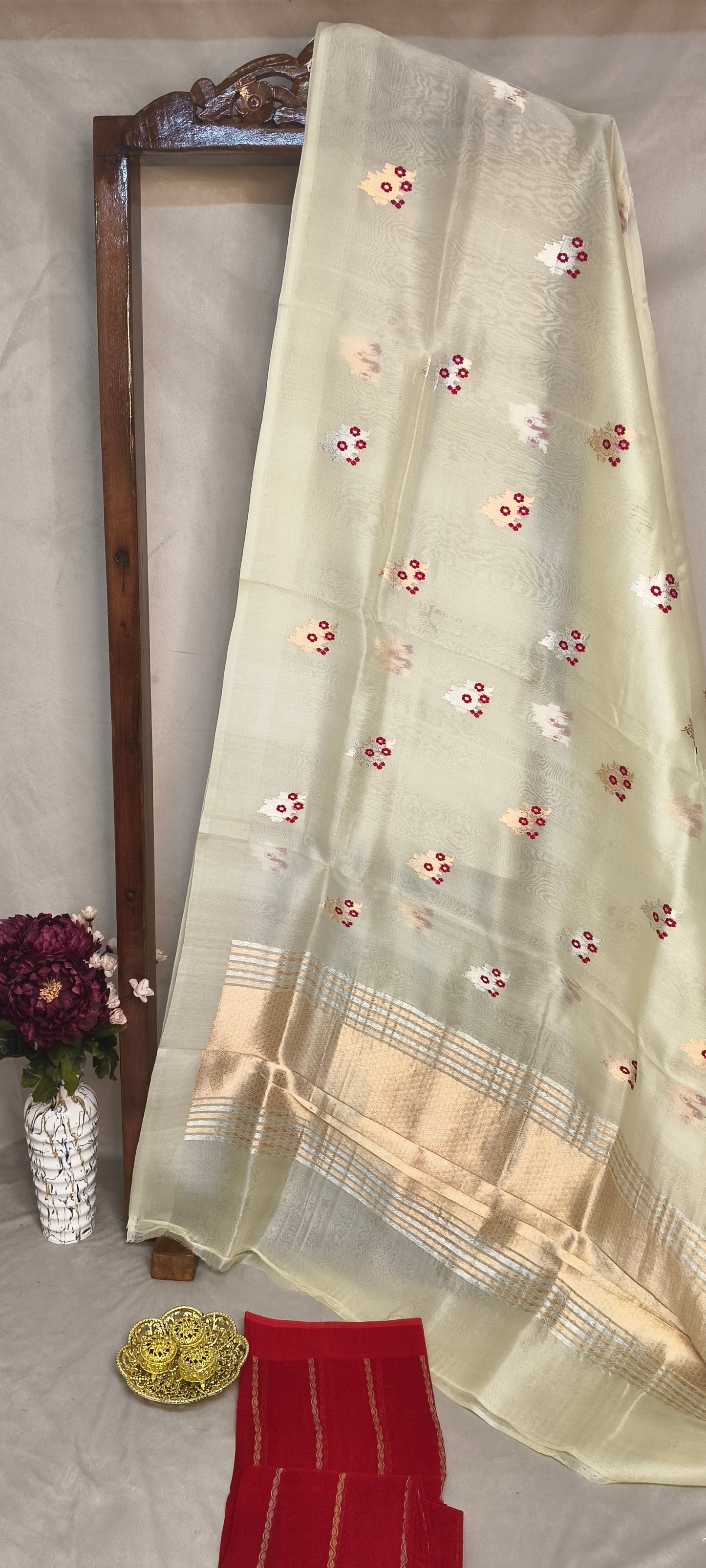 White Kora Silk Kadhua Mina Boota Plain Open Border with Contrast Red Blouse