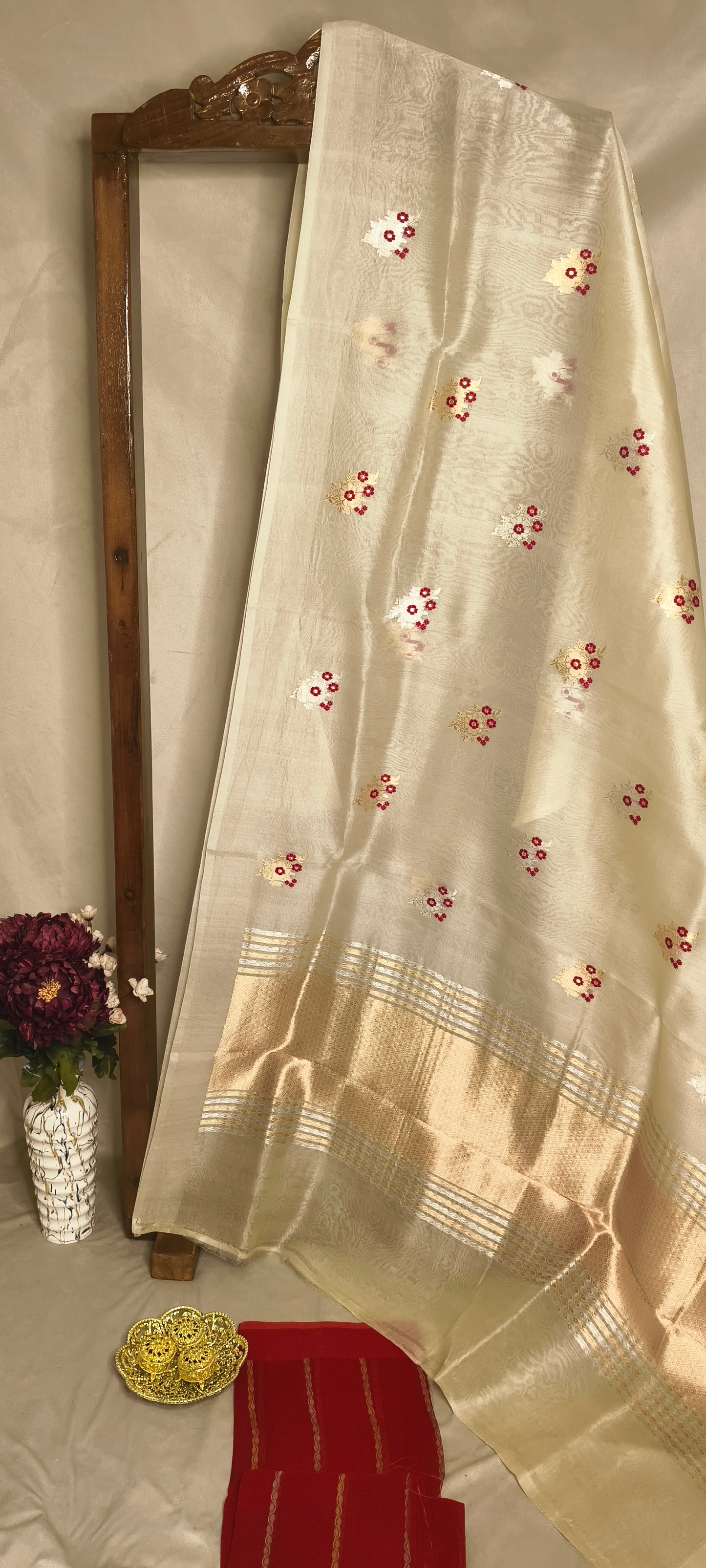 Worm Kora Silk Kadhua Mina Boota Plain Open Border with Contrast Red Blouse