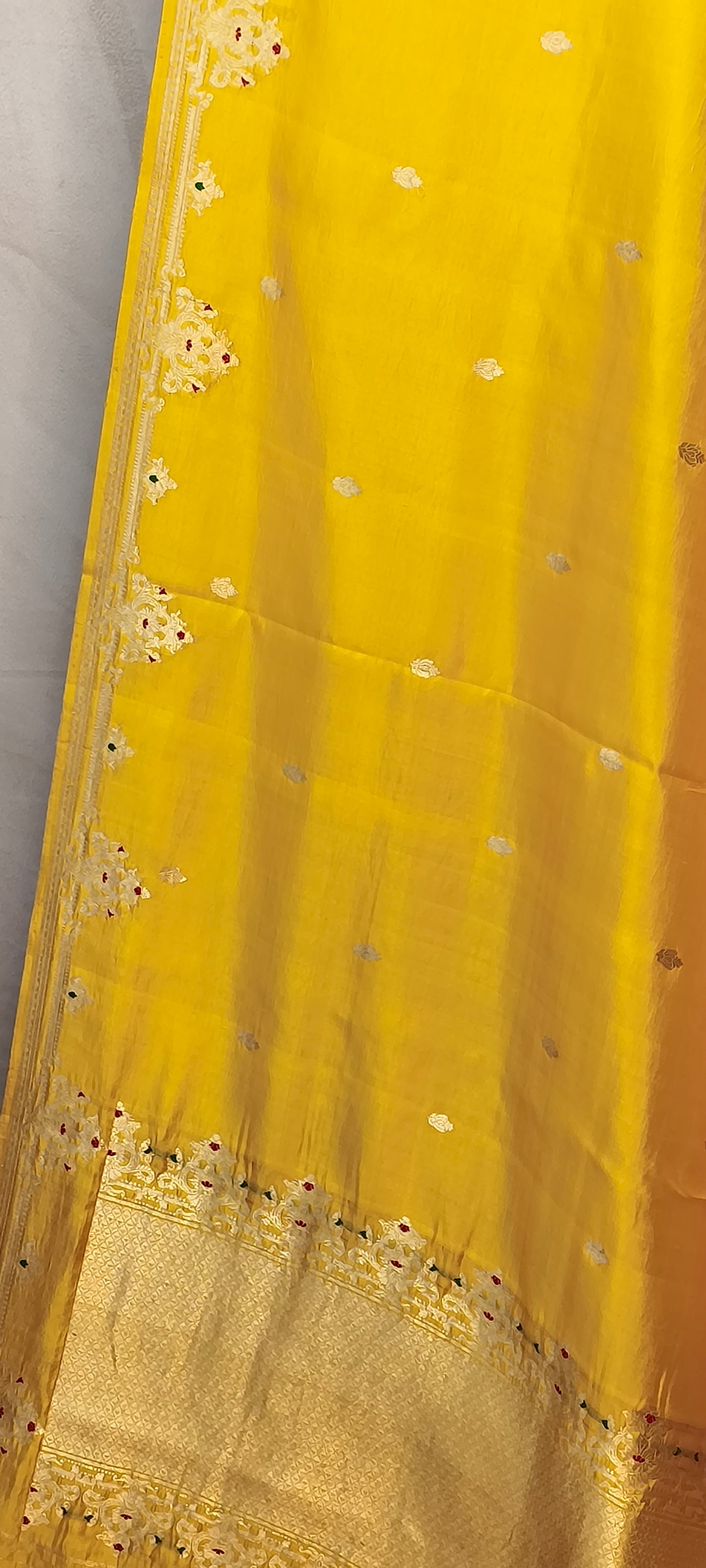 Yellow Pure Row Mango Silk Silver Gold Zari Border Aanchal Booti Saree