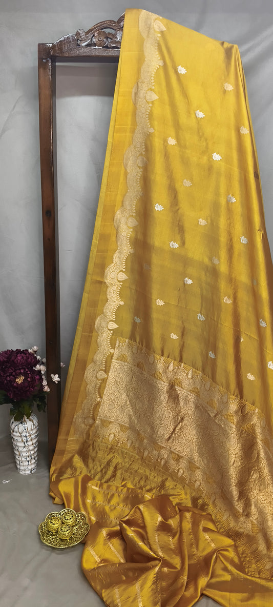 Yellow Pure Row Mango Silk Silver Gold Zari Border Aanchal Booti Saree