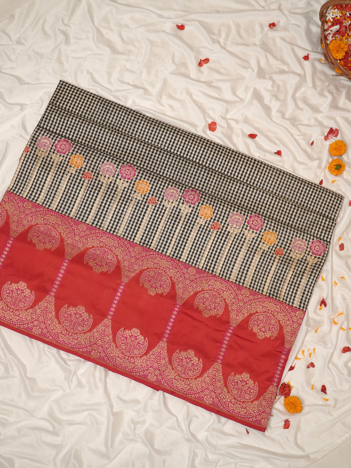 Black Pure Katan Silk Kadiyal Border Banarasi handwoven Saree