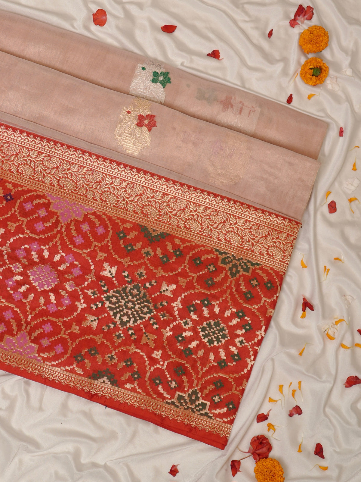 Rose Gold Pure Katan Tissue Silk Kadiyal Border Banarasi handwoven Saree
