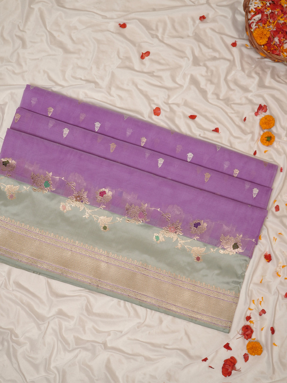 Lavender Pure kora Silk Kadiyal Border Banarasi handwoven Saree