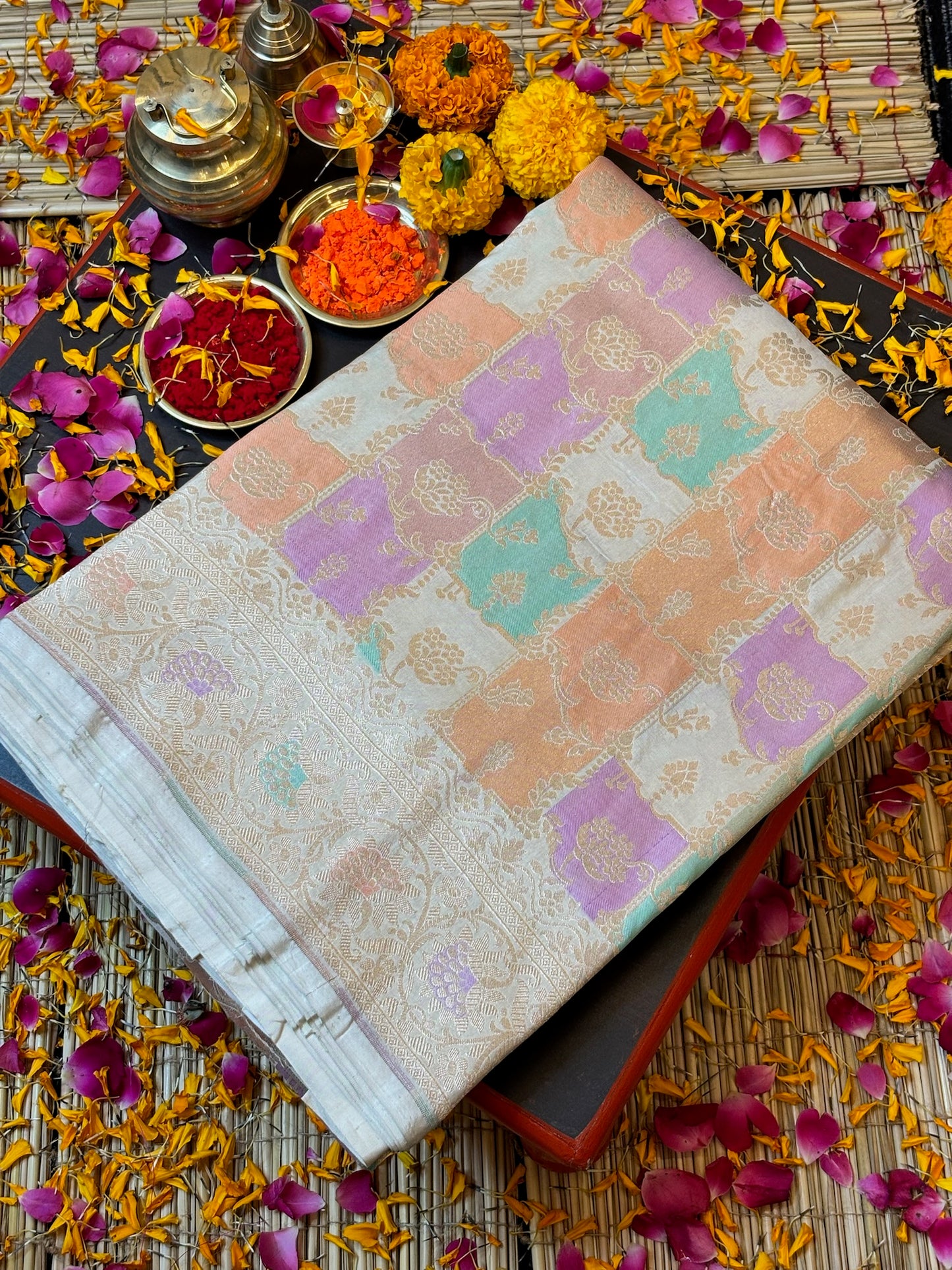 Ivory Banarasi Rangkaat Pure Silk Saree