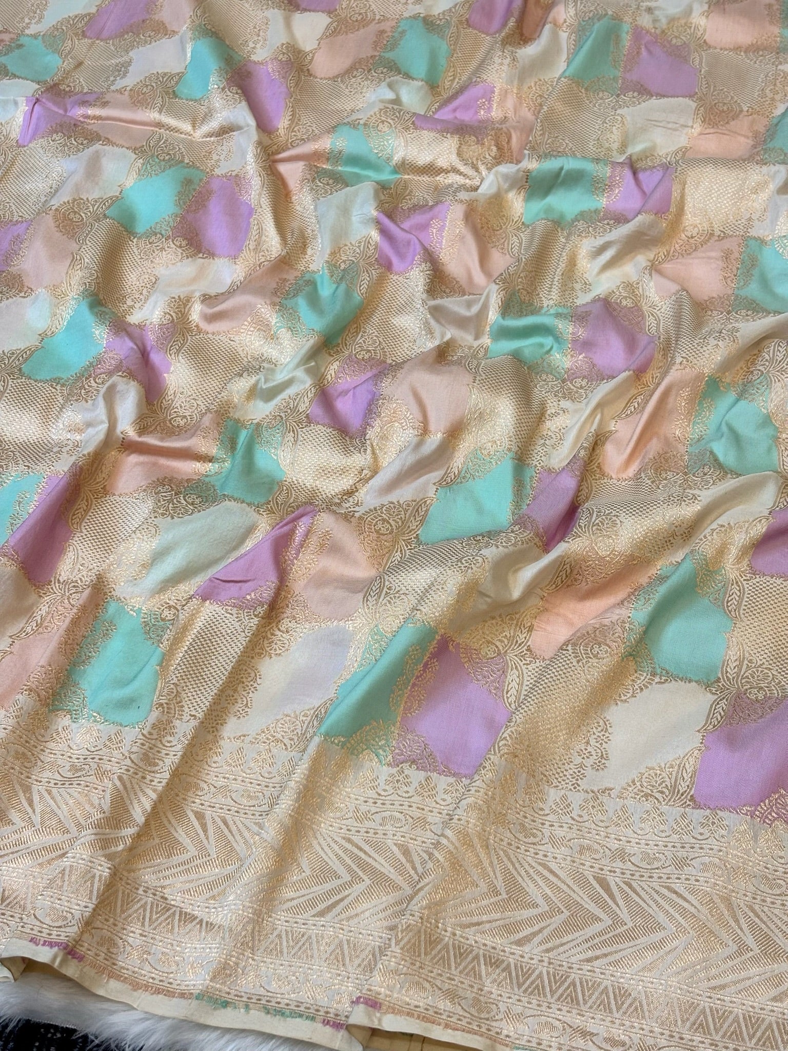 Ivory Banarasi Rangkaat Pure Silk Saree