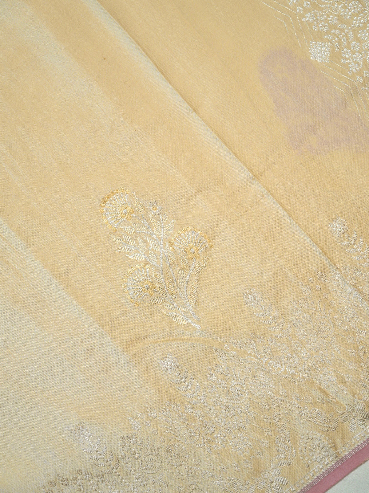 Ivory 100% Pure Ektara Handwoven Silk Saree with Zari Work