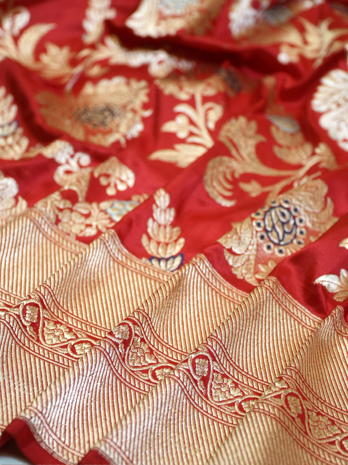 Red 100% Pure Katan Handwoven Silk Saree with Zari Work