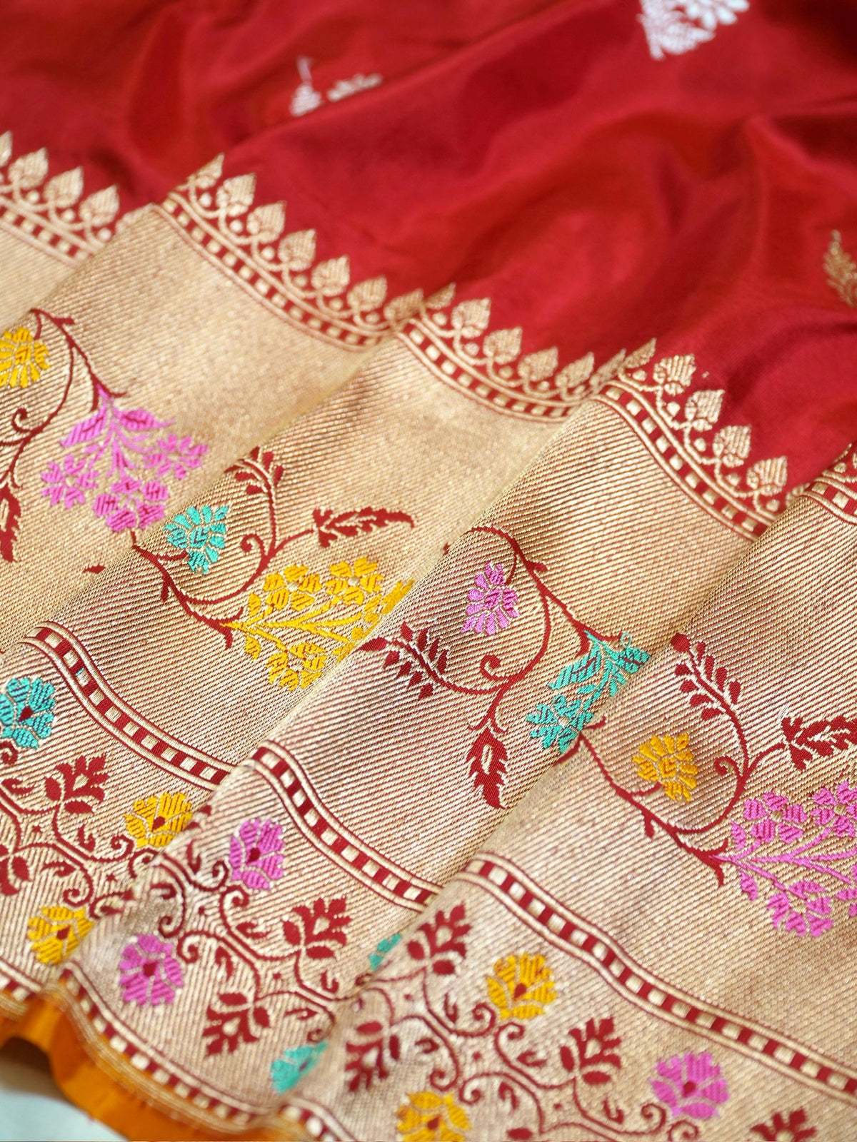 Red 100% Pure Katan Handwoven Silk Saree with Zari Work