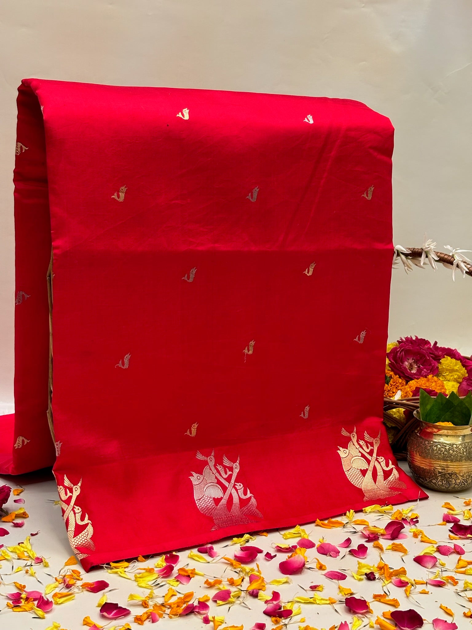 Red Premium Banarasi Soft Silk Saree – 100% Handwoven | Elegant & Timeless Design
