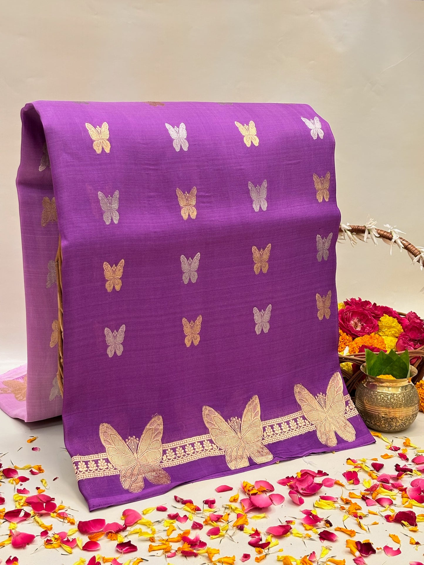 Lavender Premium Banarasi Kora Organza Silk Saree – 100% Handwoven | Elegant & Timeless Design