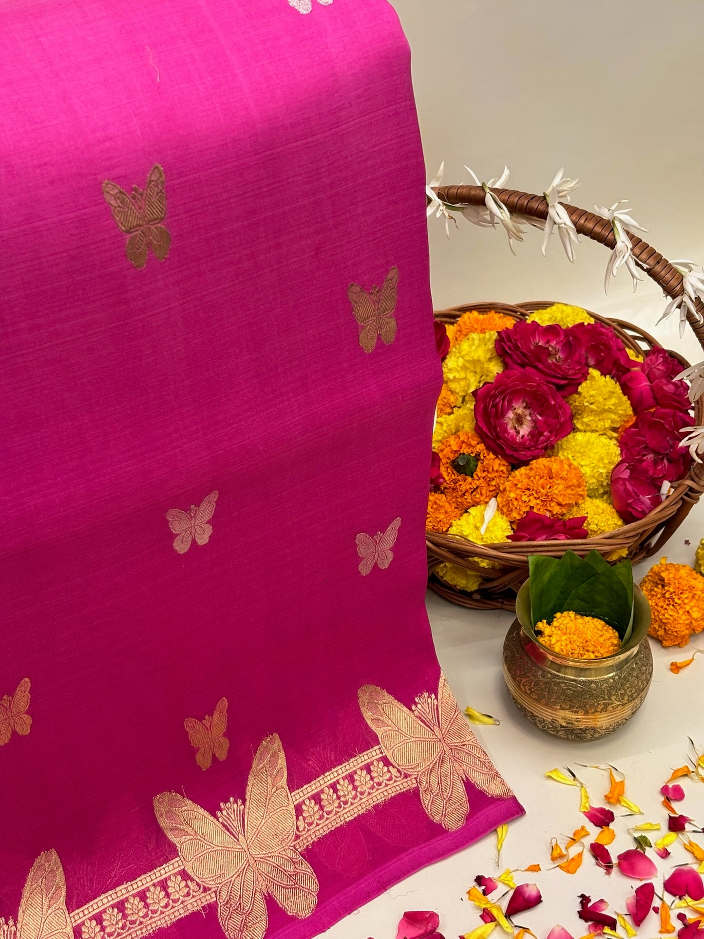 Pink Premium Banarasi Kora Organza Silk Saree – 100% Handwoven | Elegant & Timeless Design