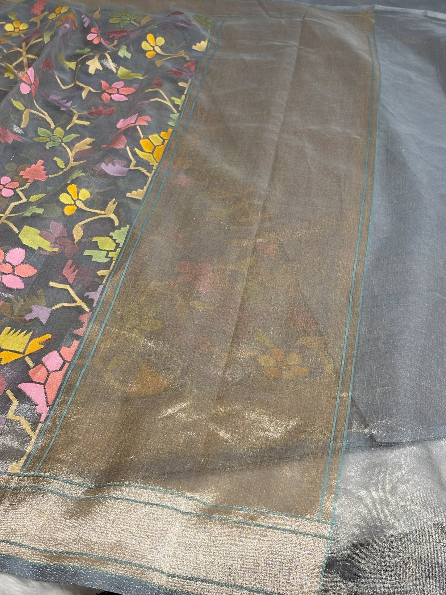 Pure Real Zari Tissue Jamdani Saree – Handwoven Luxury Floral Design with Rich Metallic Finish
