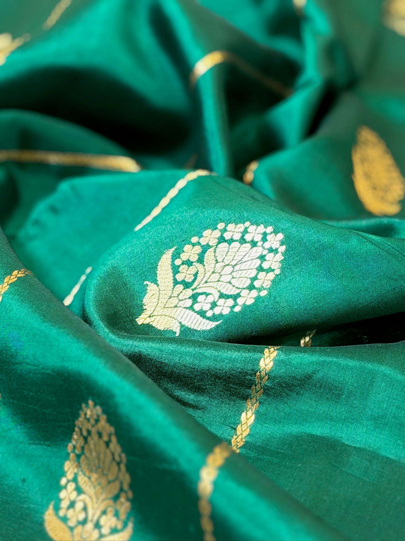 Bottle Greeen 100% Pure Soft Katan Silk Handwoven Saree