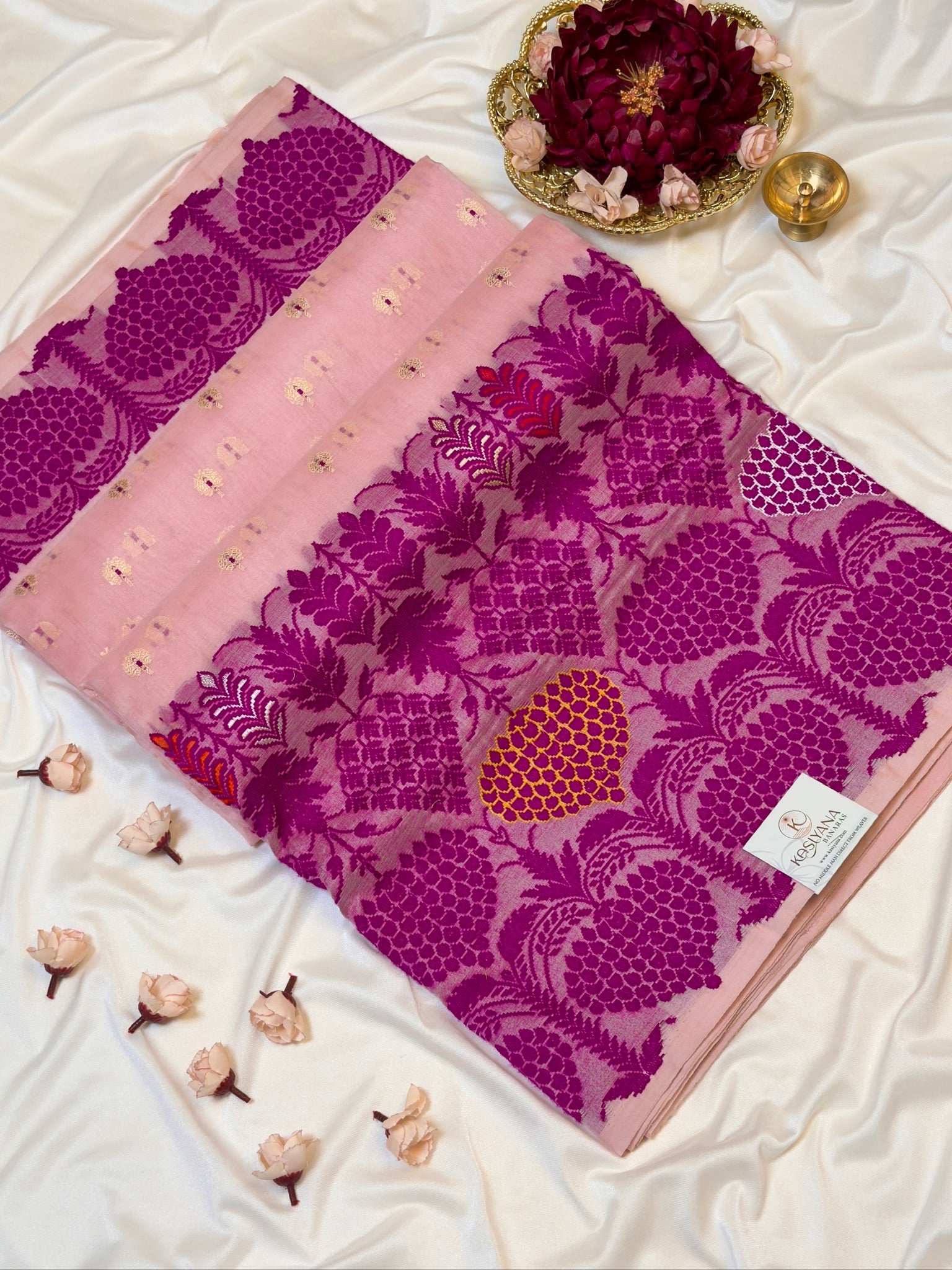 Baby Pink Pure Kora Silk Kadiyal Border Banarasi handwoven Saree