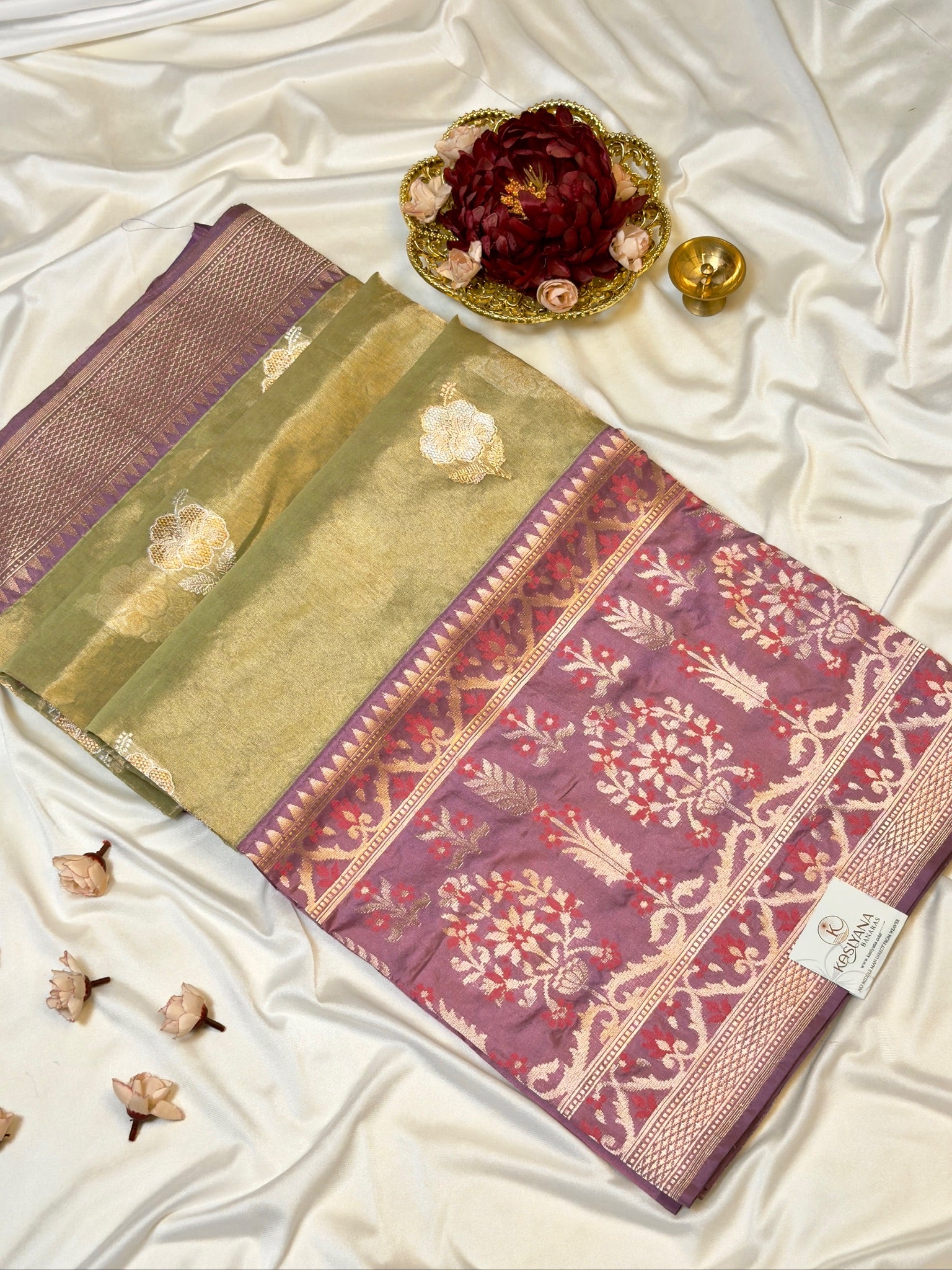 Pista Green Pure Tissue Silk Kadiyal Border Banarasi handwoven Saree