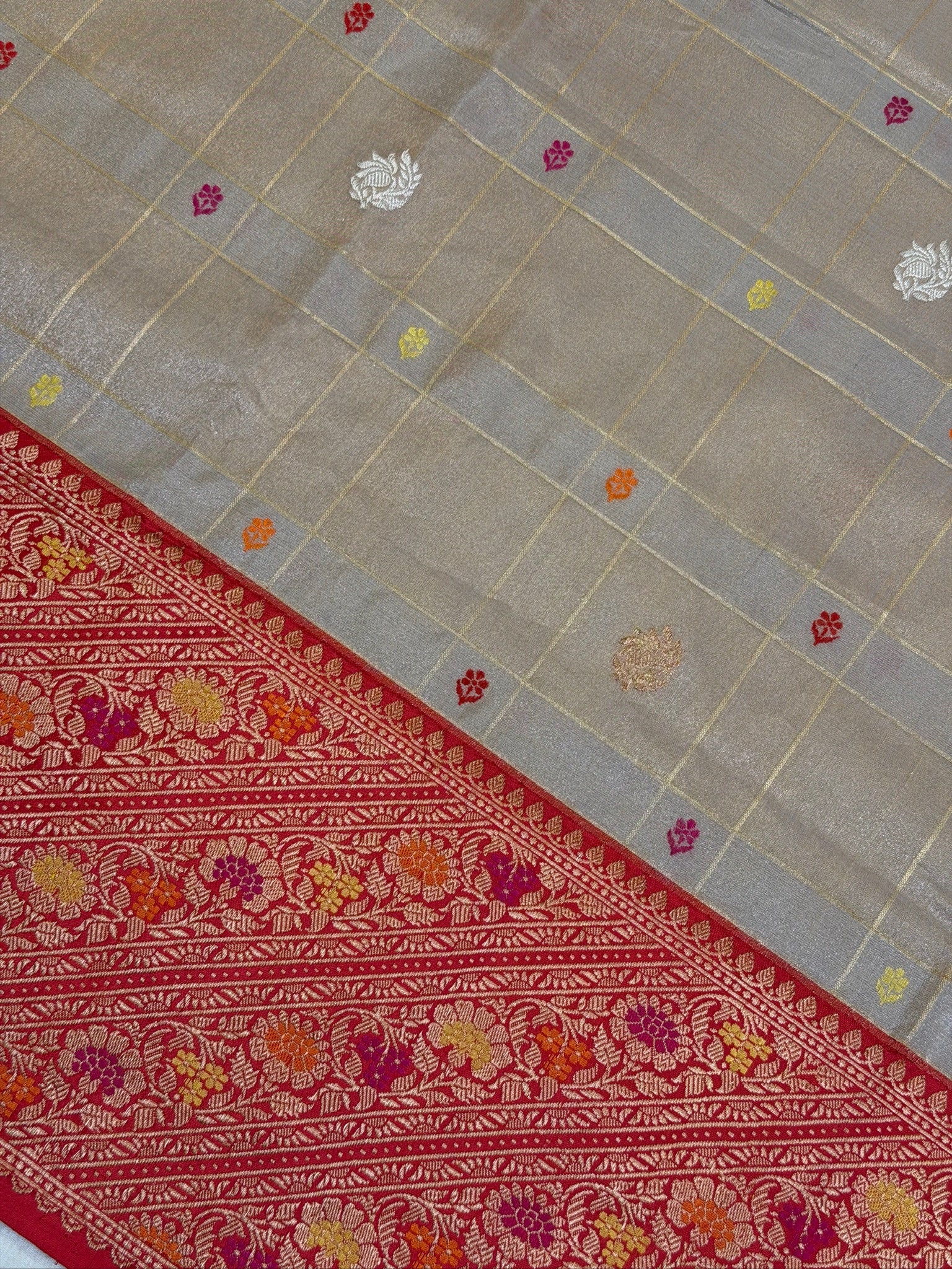 Gold Pure Tissue Silk Kadiyal Border Banarasi handwoven Saree