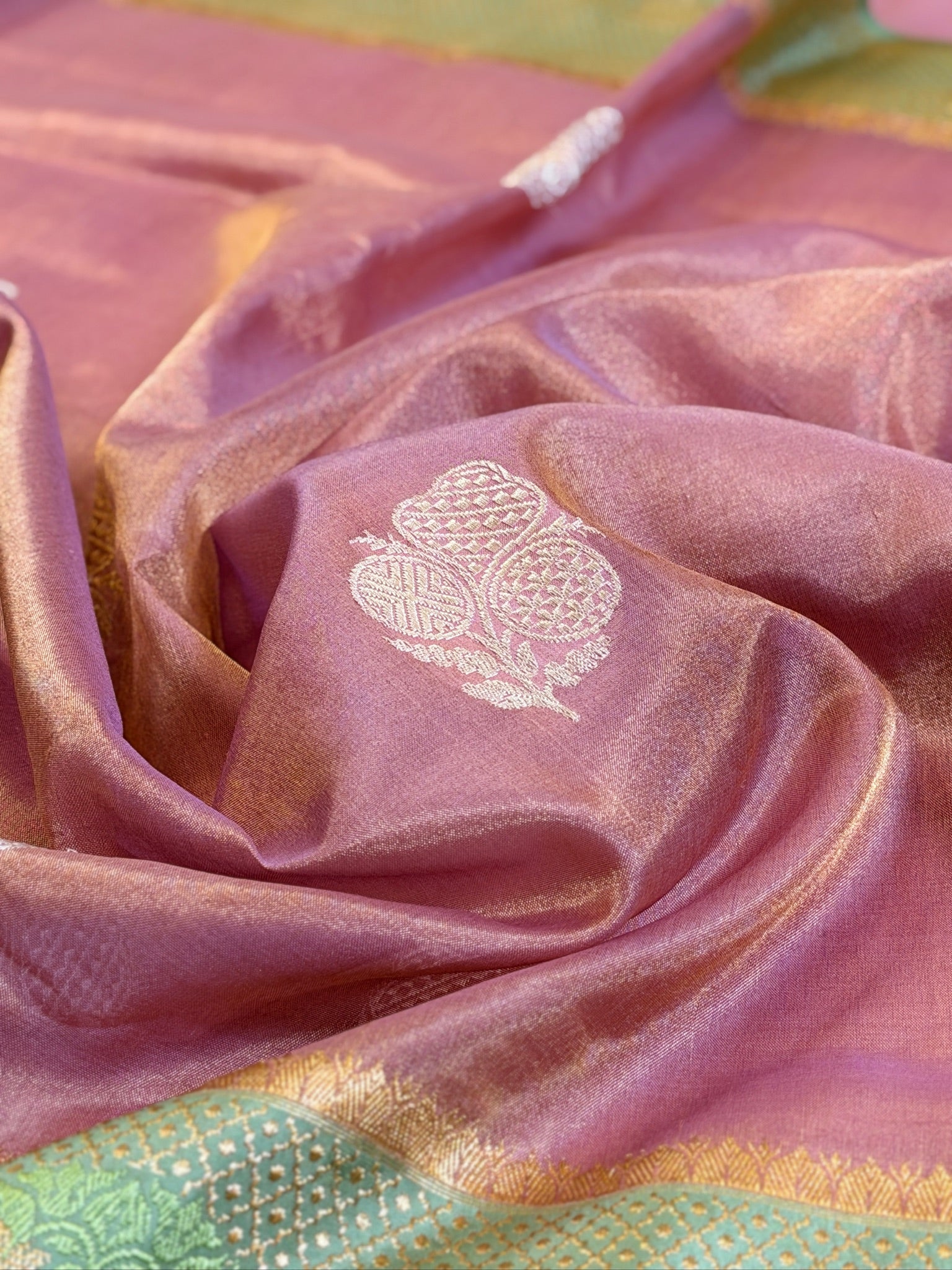 Dusty Rose Pink Pure Tissue Silk Kadiyal Border Banarasi handwoven Saree