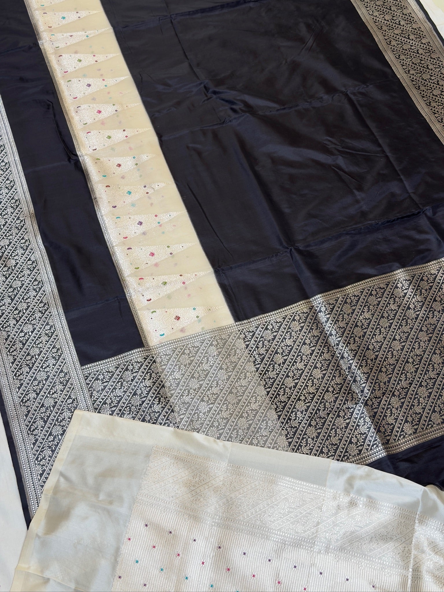 Black Pure Katan Silk Kadiyal Border Banarasi handwoven Saree