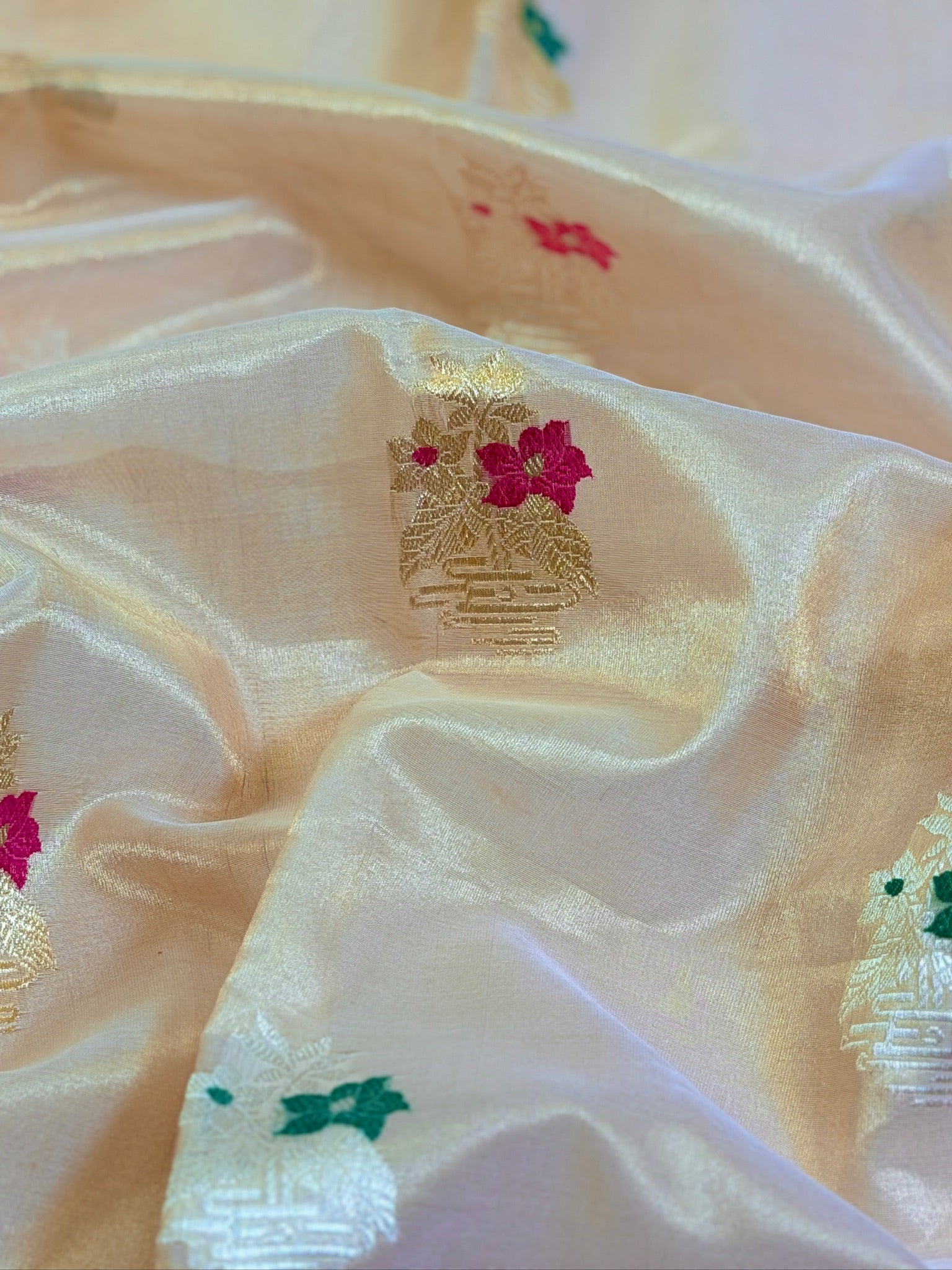 Peach Pure Tissue Silk Kadiyal Border Banarasi handwoven Saree