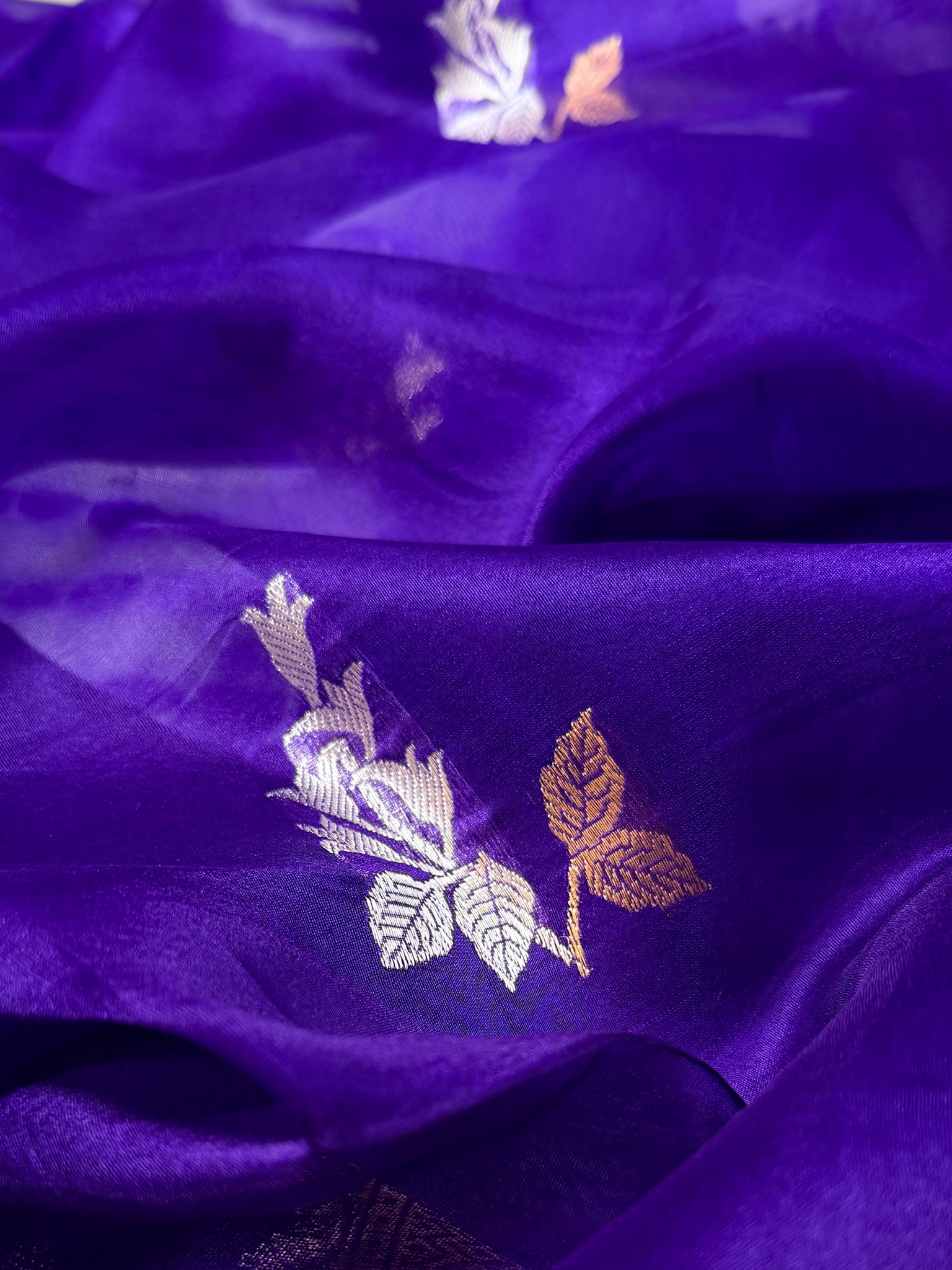 Blue Handwoven Kora Silk Saree with Hand-Brush Dyeing & Zari Border
