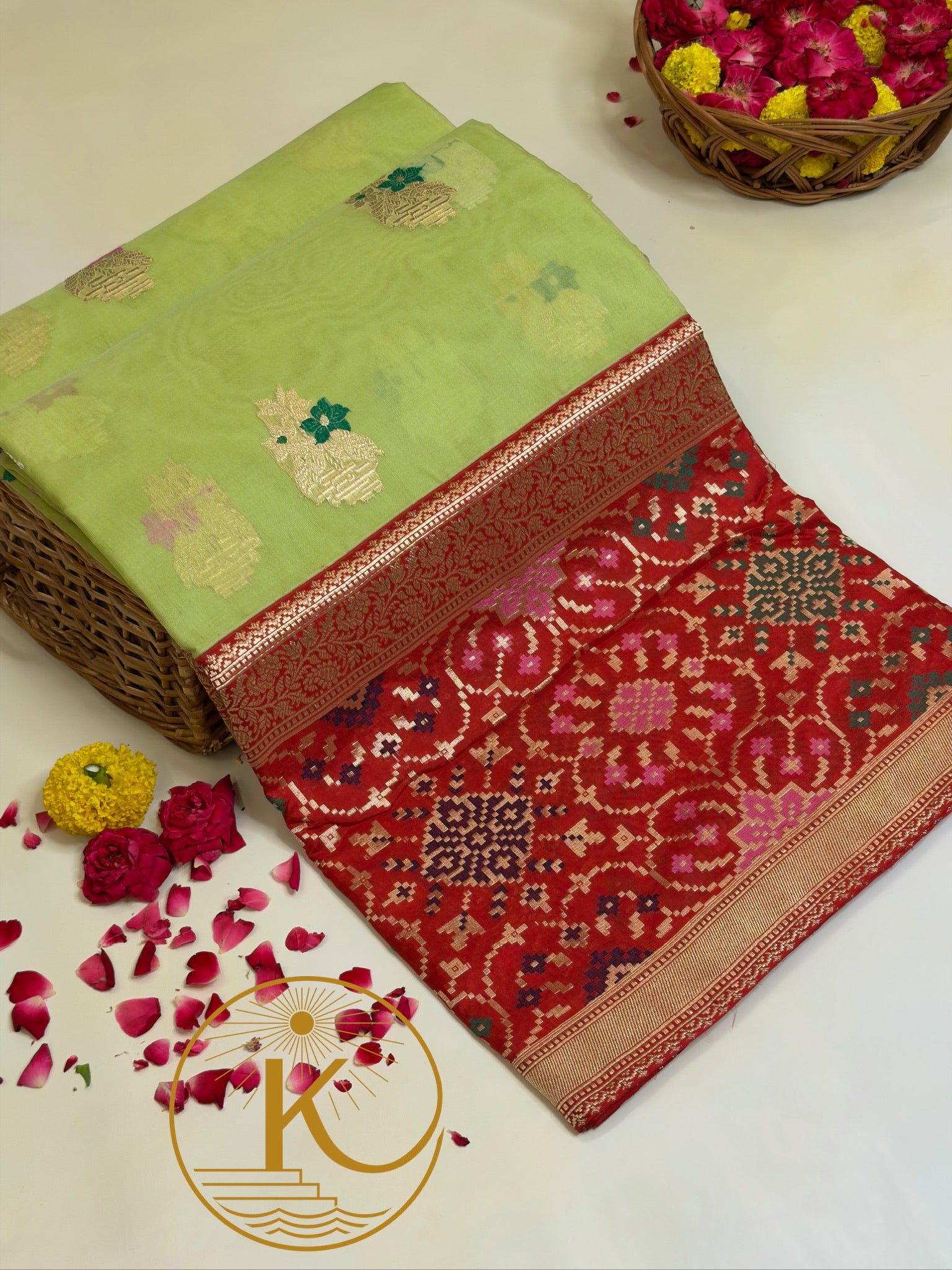 Pista Green Premium Banarasi Kora Organza Silk Saree – 100% Handwoven | Elegant & Timeless Design