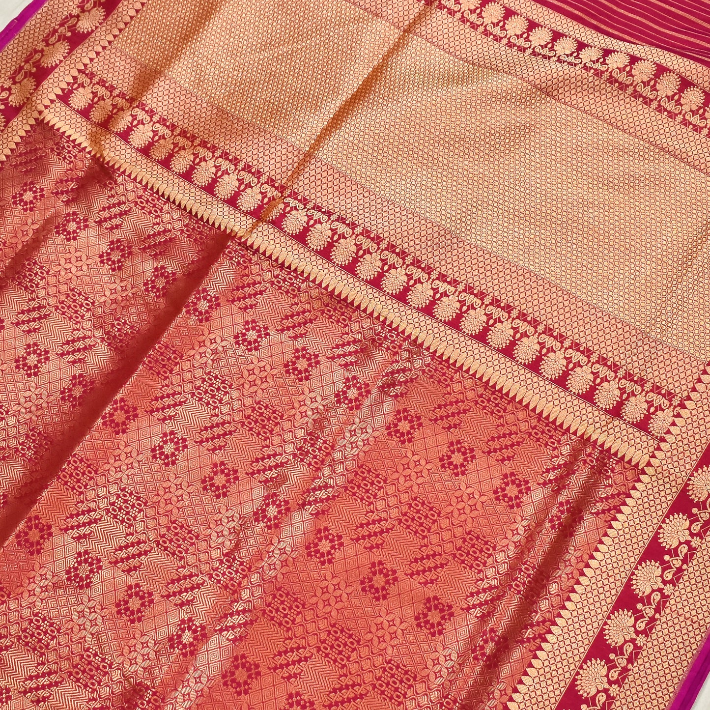 Tanchio Pure Banarasi Handwoven Silk Saree